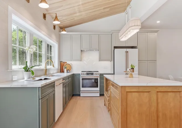 Photo 3 of Sale Pending at 60 Neillian St, Bedford, MA 01730 | MLS# 73538500 | Listing updated on 2026-09-04