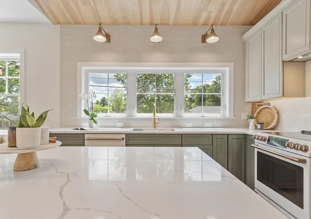 Photo 4 of Sale Pending at 60 Neillian St, Bedford, MA 01730 | MLS# 73538500 | Listing updated on 2026-09-04