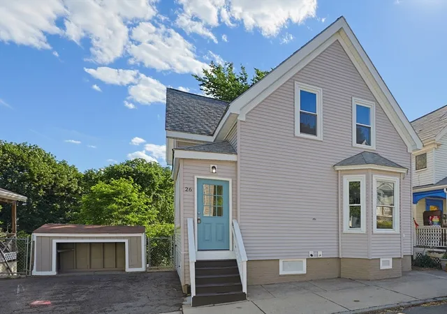 Homes for sale in Beverly, MA | 26 Pleasant St, Beverly, MA 01915 | MLS# 73537967