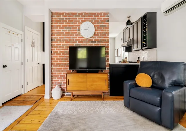 4th image of 22 Prince St, Cambridge, MA 02139