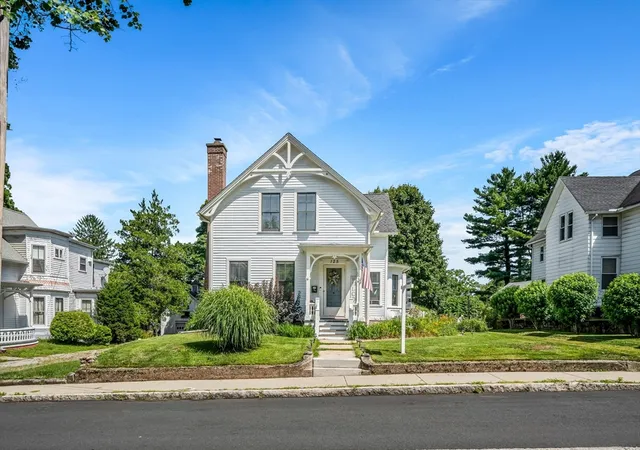 1st image of 125 Chapin St, Southbridge, MA 01550 | MLS# 73552836