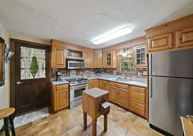 5th image of 81 Furnace St, Marshfield, MA 02050 | MLS# 73557312