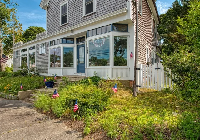 2nd image of 896 Sandwich Rd, Sagamore, MA 02561 | MLS# 73556365