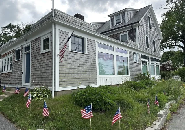 4th image of 896 Sandwich Rd, Sagamore, MA 02561 | MLS# 73556365