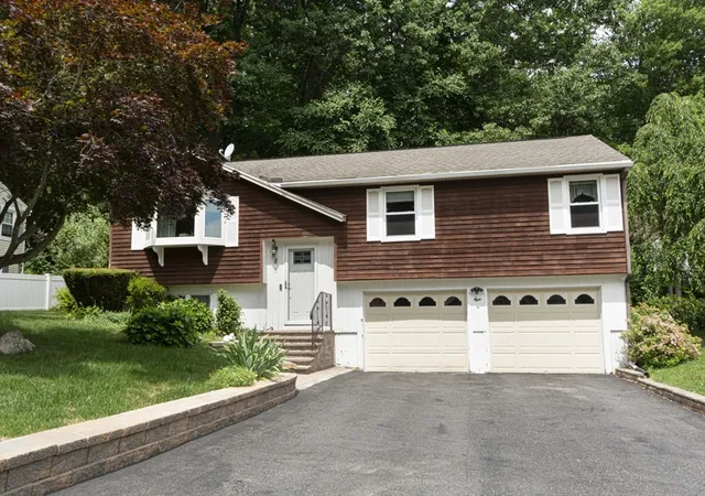 2nd image of 8 Cedar Rd, Holden, MA 01520 | MLS# 73548612