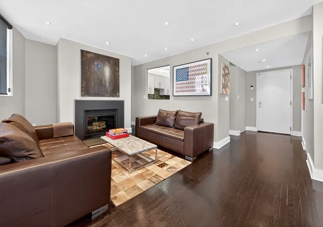 3rd image of 567 Tremont, Boston, MA 02118