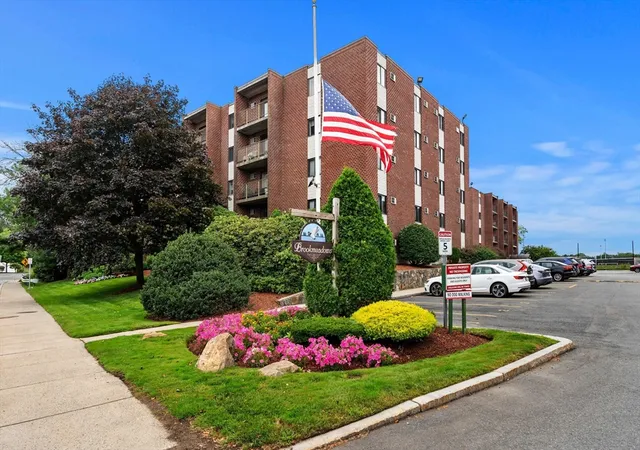 1st image of 137 Franklin #203, Stoneham, MA 02180 | MLS# 73558793