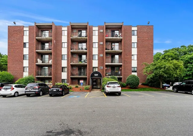 2nd image of 137 Franklin, Stoneham, MA 02180