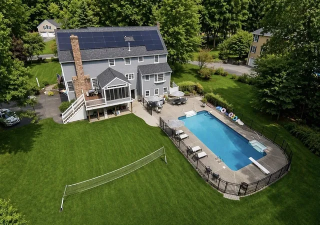 2nd image of 39 Spring Hill Rd, North Andover, MA 01845 | MLS# 73550513