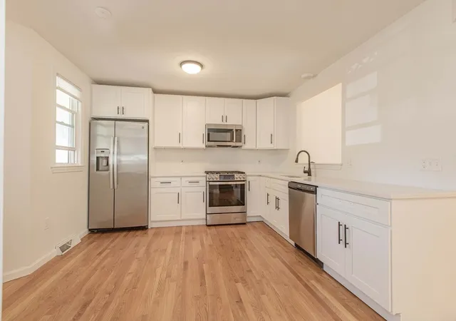 2nd image of 33 Lamplighter #33, South Easton, MA 02375 | MLS# 73561746