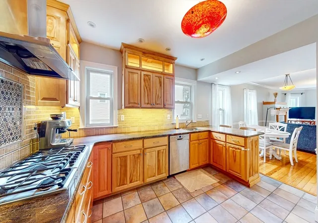 1st image of 435 E 7th St #2, South Boston, MA 02127 | MLS# 73532542