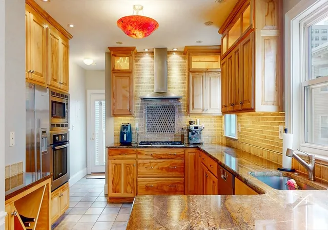 3rd image of 435 E 7Th St #2, South Boston, MA 02127 | MLS# 73532542
