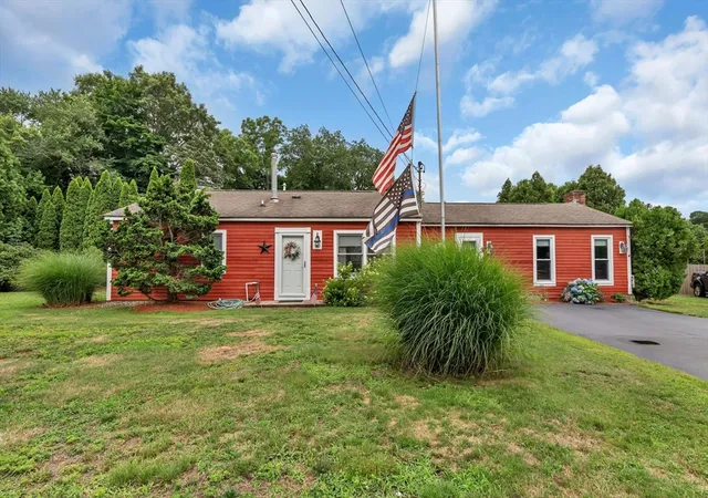 Photo 2 of Single family home for sale at 3 Douglas Cir, Greenville, RI 02828 | MLS# 73538508 | Listing updated on 2026-08-24
