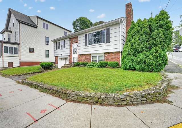 Photo 3 of Sale Pending at 219 North St, Salem, MA 01970 | MLS# 73568226 | Listing updated on 2026-09-19