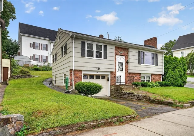 Photo 3 of Sale Pending at 219 North St, Salem, MA 01970 | MLS# 73568226 | Listing updated on 2026-09-19