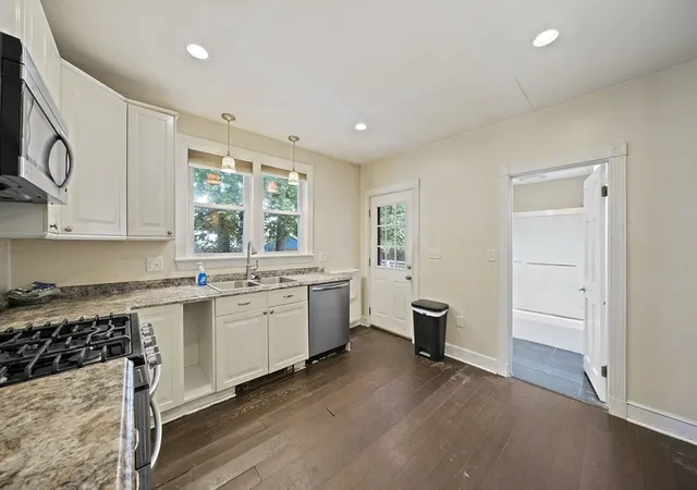 3rd image of 43 Hobart Square, Whitman, MA 02382 | MLS# 73553333