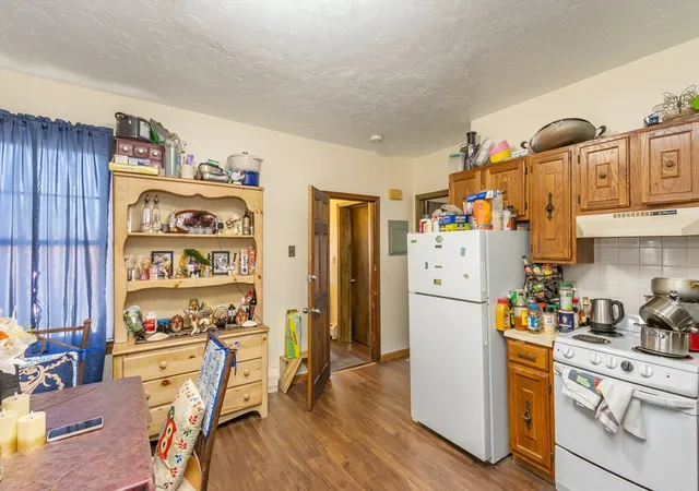 Listing Photo 5 - Condo for sale in building located at 251 Newport Ave, Quincy, MA 02170
