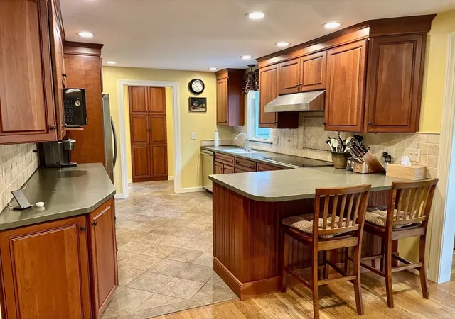Homes for sale in Lancaster, MA | 15 Highfield Dr, Lancaster, MA 01523 | MLS# 73529741
