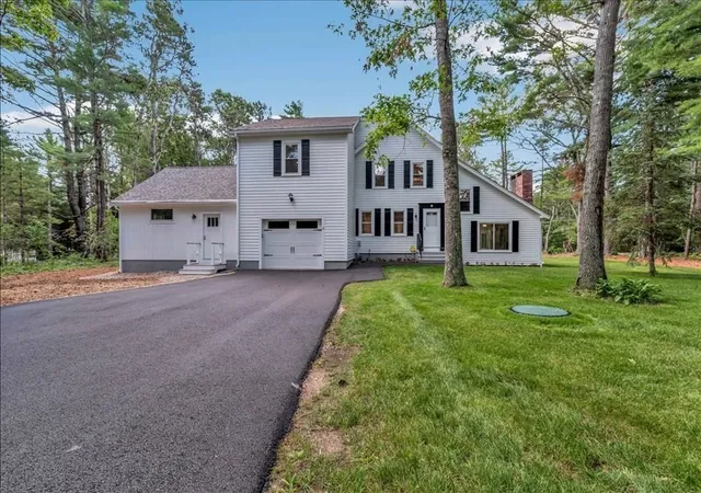 2nd image of 3 Viber Ln #1, East Falmouth, MA 02536 | MLS# 73554410