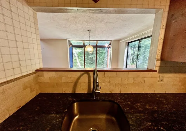 2nd image of 38 Eaton Ct, Haverhill, MA 01832