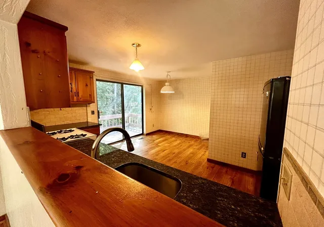 5th image of 38 Eaton Ct, Haverhill, MA 01832
