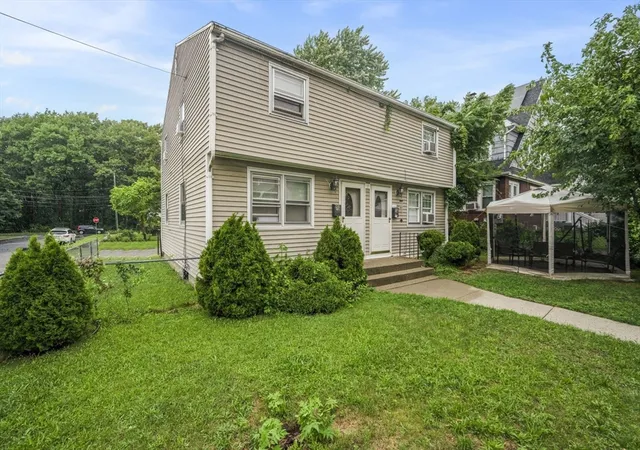 2nd image of 46 48 Fenwick St, Springfield, MA 01109 | MLS# 73558730