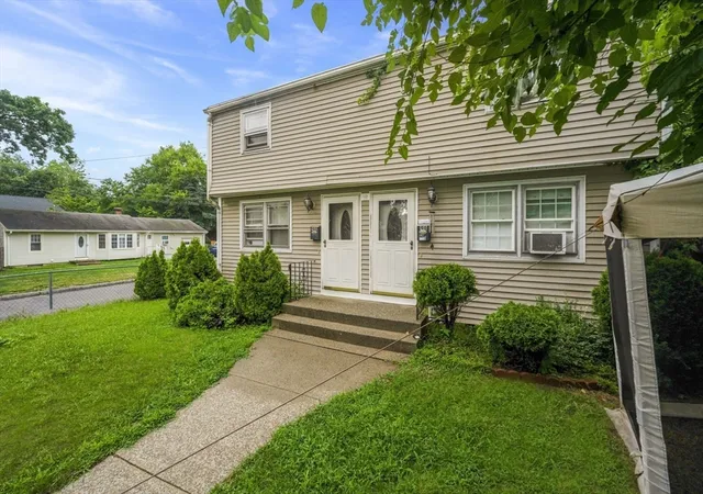 3rd image of 46-48 Fenwick St, Springfield, MA 01109 | MLS# 73558730
