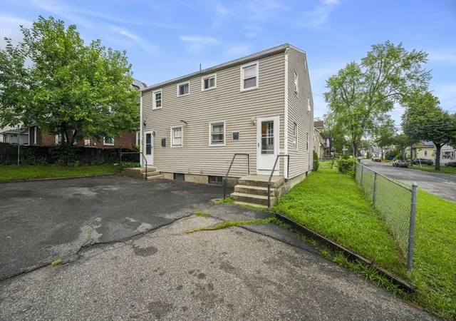 4th image of 46-48 Fenwick St, Springfield, MA 01109 | MLS# 73558730