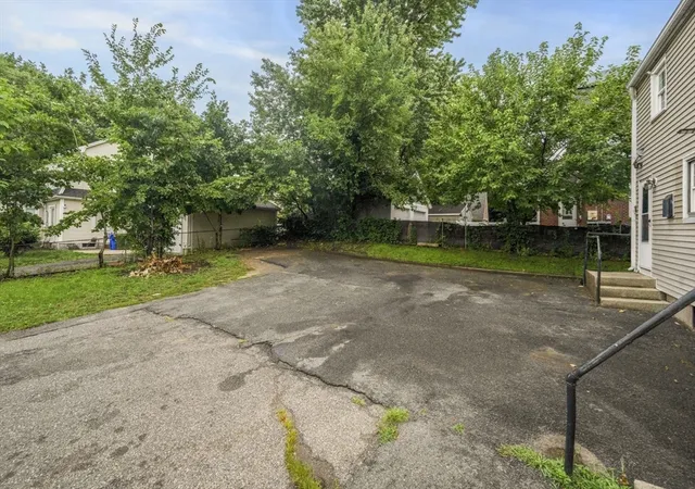 5th image of 46-48 Fenwick St, Springfield, MA 01109 | MLS# 73558730