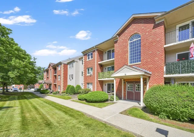Homes for sale in Holyoke, MA | 16 Maple Crest Cir #J, Holyoke, MA 01040 | MLS# 73532505