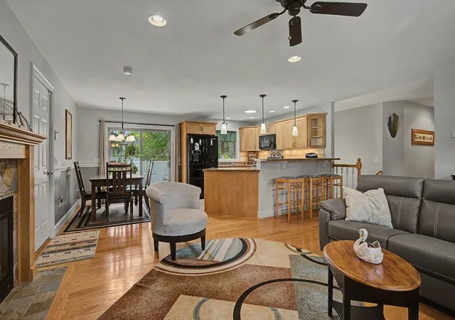 4th image of 4 Mckinley Ave, Easthampton, MA 01027 | MLS# 73568304