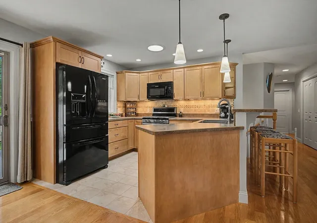 5th image of 4 Mckinley Ave, Easthampton, MA 01027 | MLS# 73568304