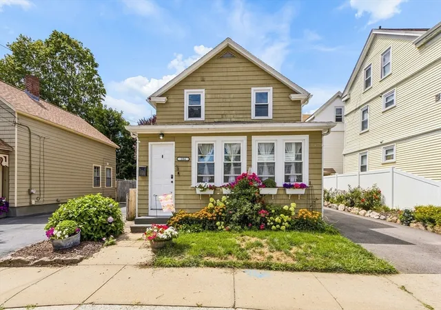 Photo 2 of Single family home for sale at 104 East St, North Attleboro, MA 02760 | MLS# 73560226 | Listing updated on 2026-09-18