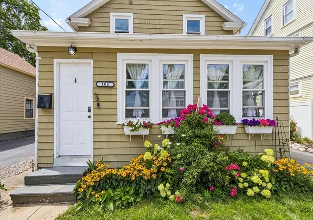 Photo 4 of Single family home for sale at 104 East St, North Attleboro, MA 02760 | MLS# 73560226 | Listing updated on 2026-09-18