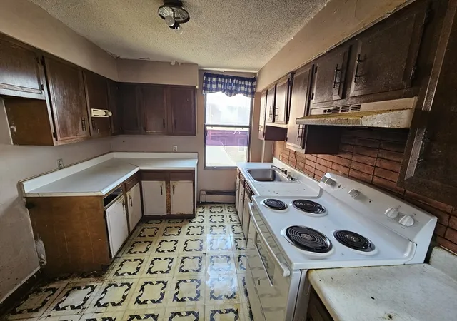 15th image of 344 Maple St #344, Holyoke, MA 01040 | MLS# 73562883