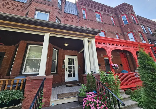 2nd image of 344 Maple St #344, Holyoke, MA 01040 | MLS# 73562883