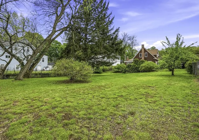 3rd image of 152 Manchester St, Leominster, MA 01453 | MLS# 73516662
