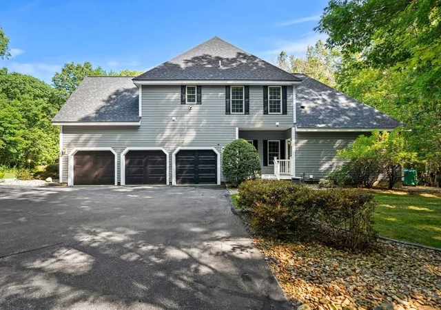 Photo 3 of Sale Pending at 6 Evergreen Dr, Plaistow, NH 03865 | MLS# 73560644 | Listing updated on 2026-10-07