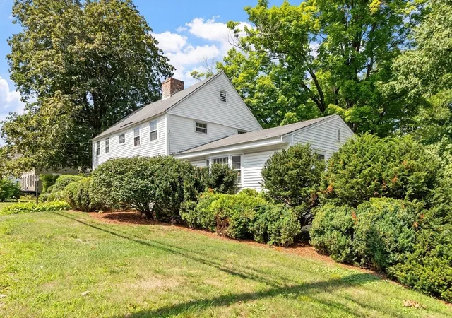 Photo 3 of Sale Pending at 185 Main St, North Chelmsford, MA 01863 | MLS# 73556031 | Listing updated on 2026-09-18