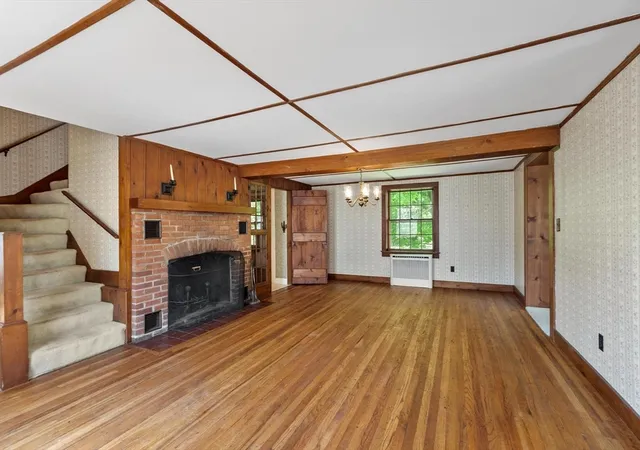 Photo 4 of Sale Pending at 185 Main St, North Chelmsford, MA 01863 | MLS# 73556031 | Listing updated on 2026-09-18