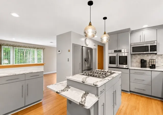 3rd image of 124 Pacella Park Dr #124, Randolph, MA 02368 | MLS# 73557726