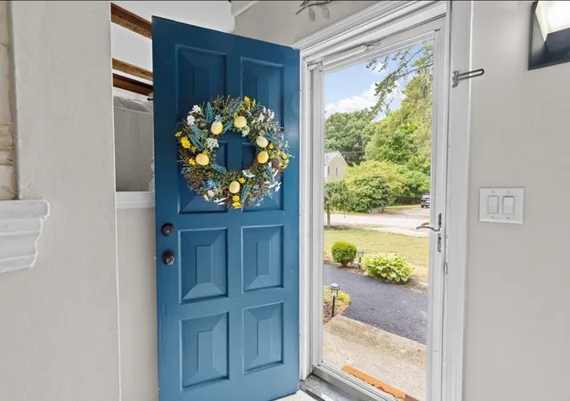 3rd image of 36 Mayflower St, Kingston, MA 02364 | MLS# 73510160