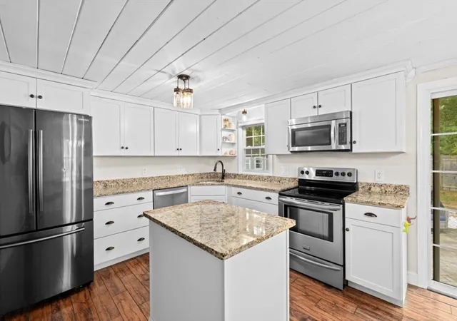 5th image of 36 Mayflower St, Kingston, MA 02364 | MLS# 73510160