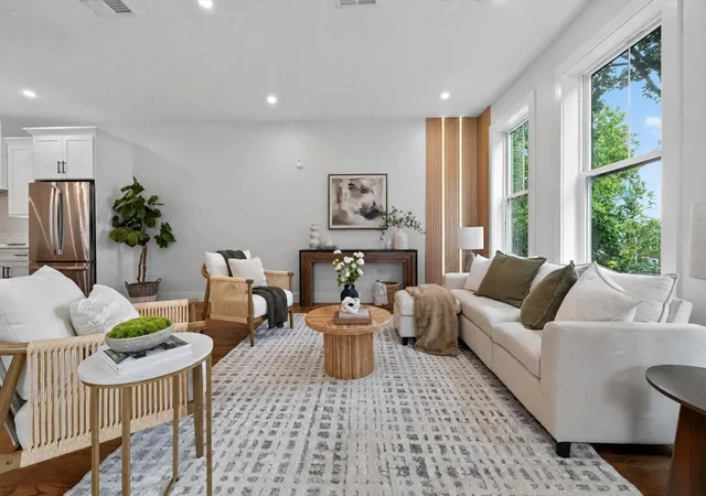 3rd image of 2 Readfield Pl #5, Boston, MA 02119 | MLS# 73558384