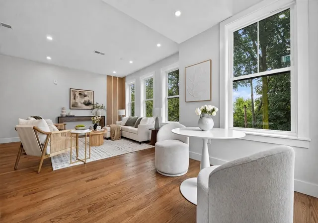 4th image of 2 Readfield Pl #5, Boston, MA 02119 | MLS# 73558384