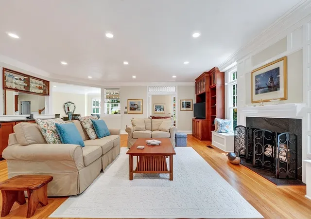 Photo 4 of Sale Pending at 10 Rock Meadow Rd, Westwood, MA 02090 | MLS# 73550330 | Listing updated on 2026-08-17