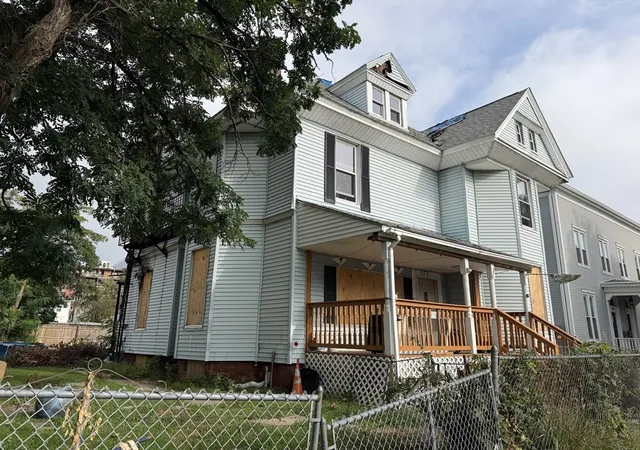 Photo 2 of Sale Pending at 171 Beech St, Holyoke, MA 01040 | MLS# 73569389 | Listing updated on 2026-09-04