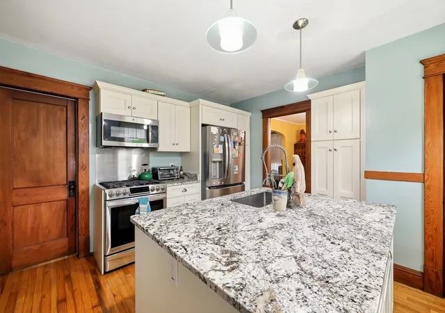 3rd image of 39 Claremont Ave, Holyoke, MA 01040 | MLS# 73550794