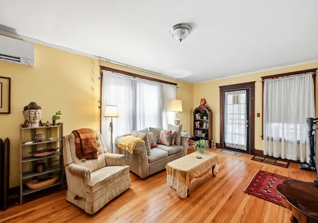 5th image of 39 Claremont Ave, Holyoke, MA 01040 | MLS# 73550794