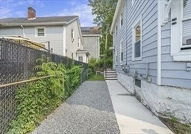 2nd image of 135 Arnold St, New Bedford, MA 02740 | MLS# 73495908